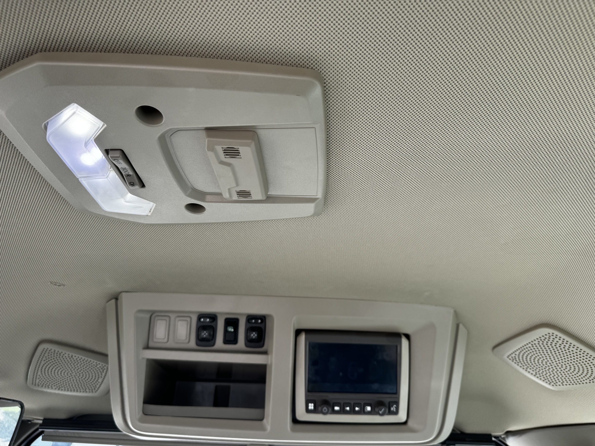 2022 John Deere 8R 340 Image 20