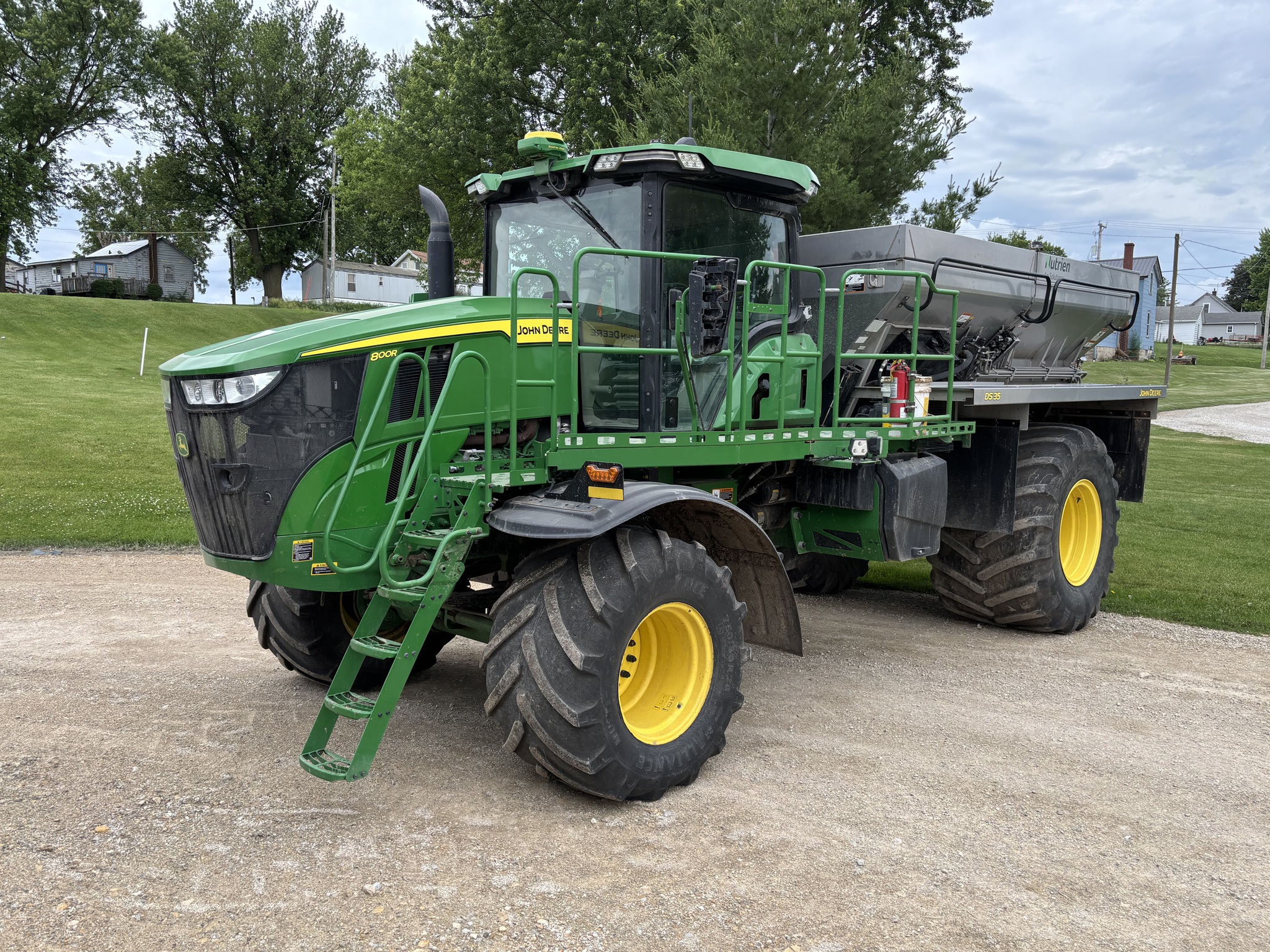2022 John Deere 800R Image 9