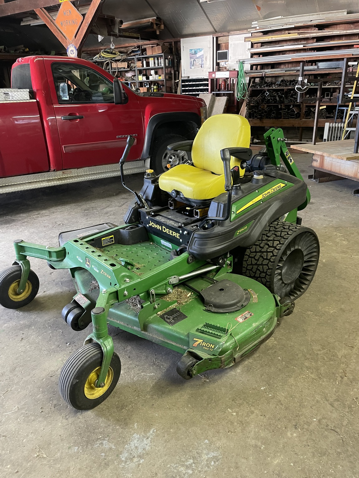 2017 John Deere Z950R Image 2