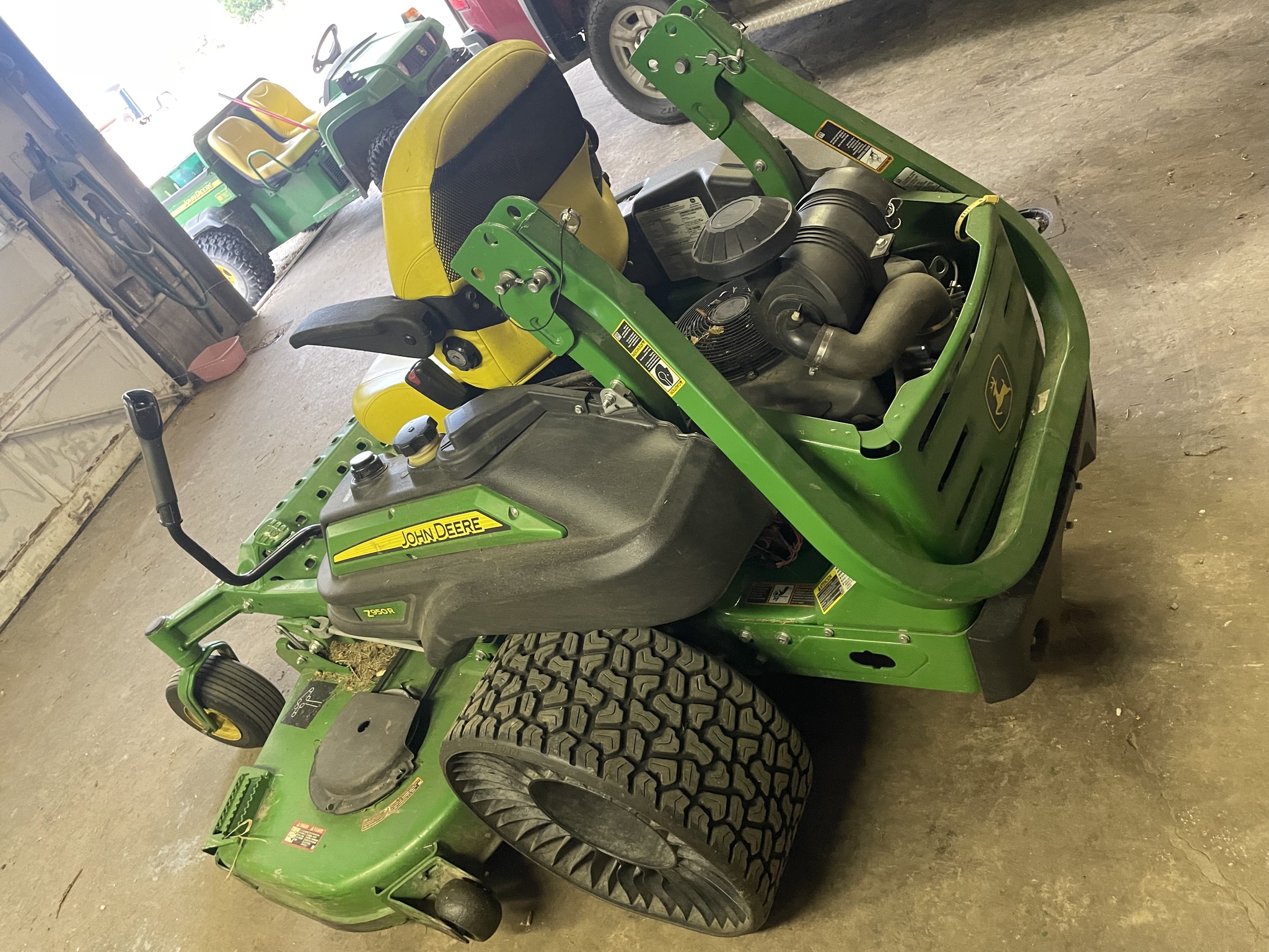 2017 John Deere Z950R Image 6