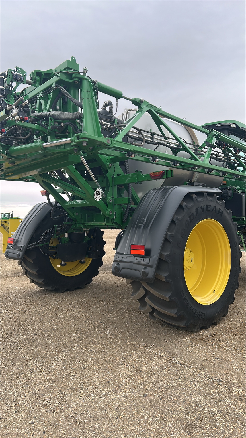 2024 John Deere 616R Image 4