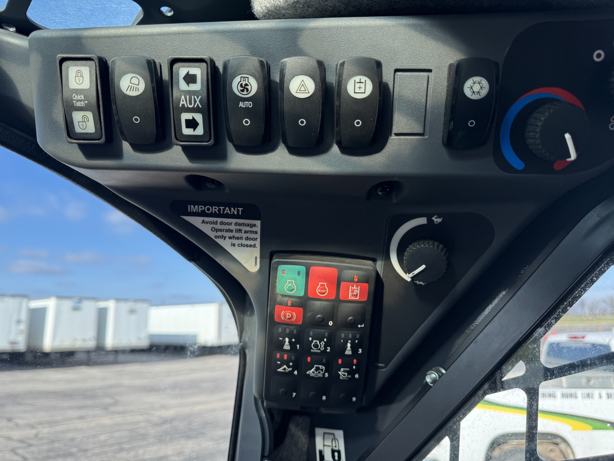 2023 John Deere 330G Image 11