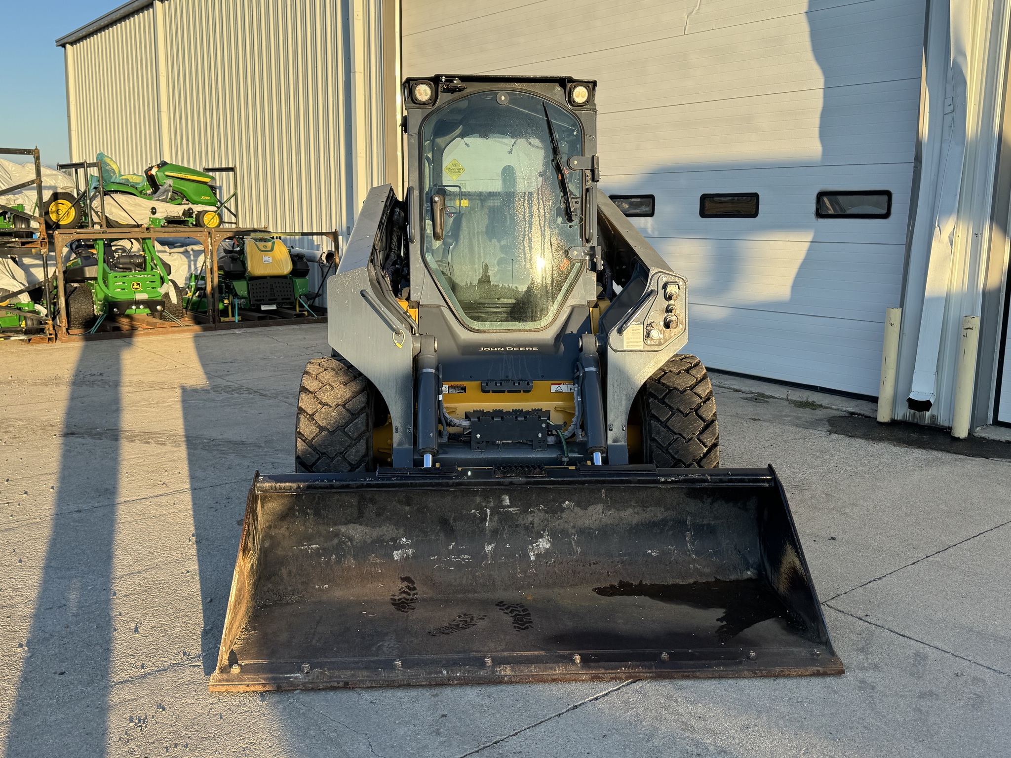 2023 John Deere 330G Image 2