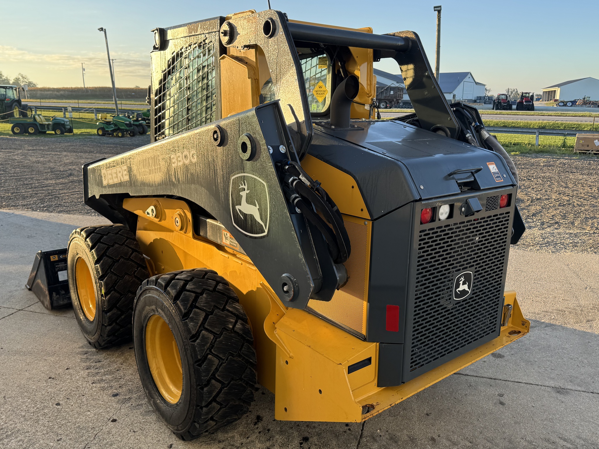 2023 John Deere 330G Image 5