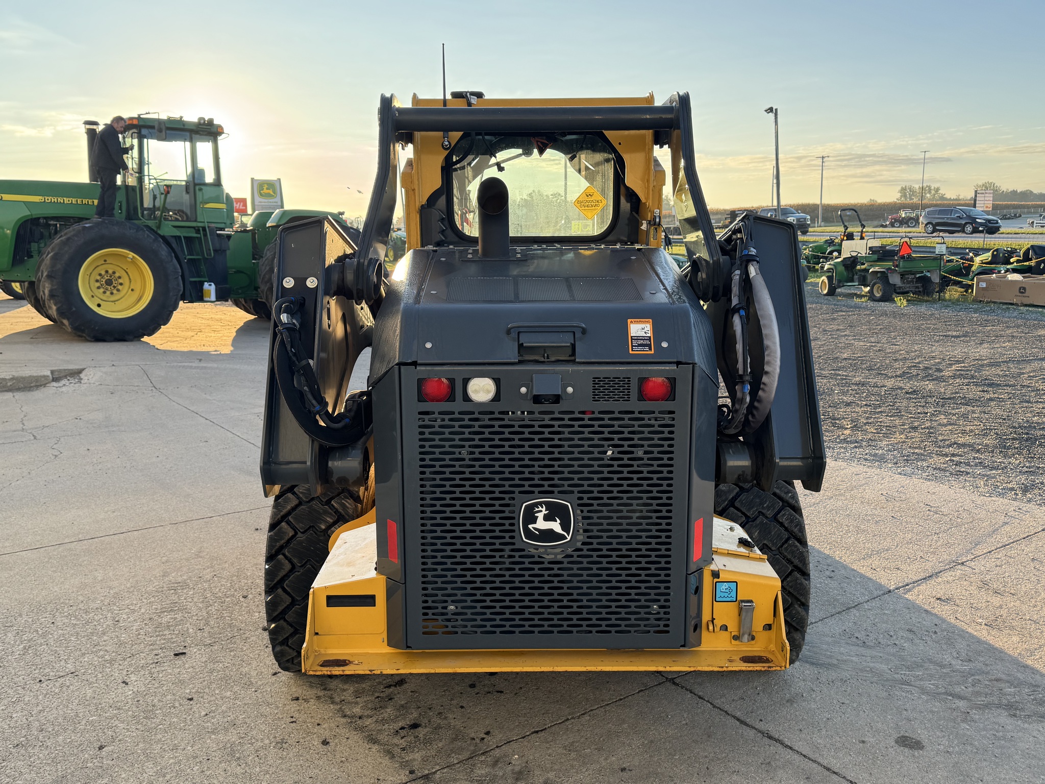 2023 John Deere 330G Image 6