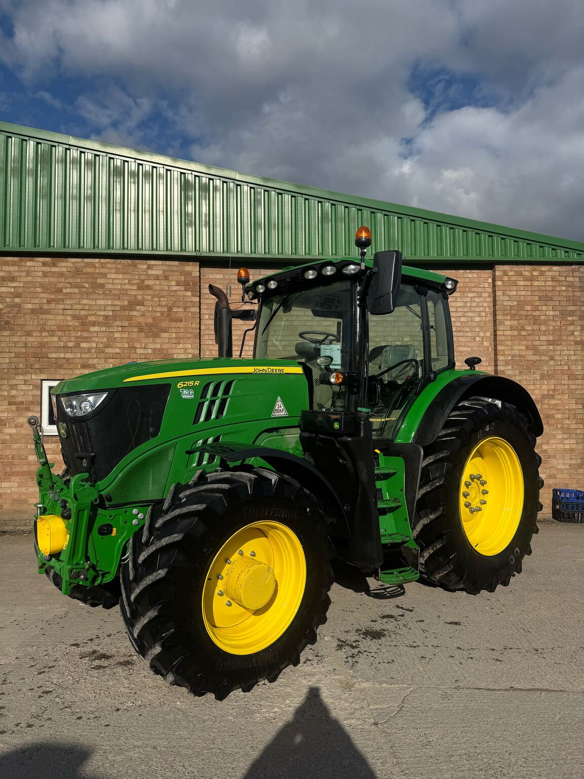 2021 John Deere 6215R