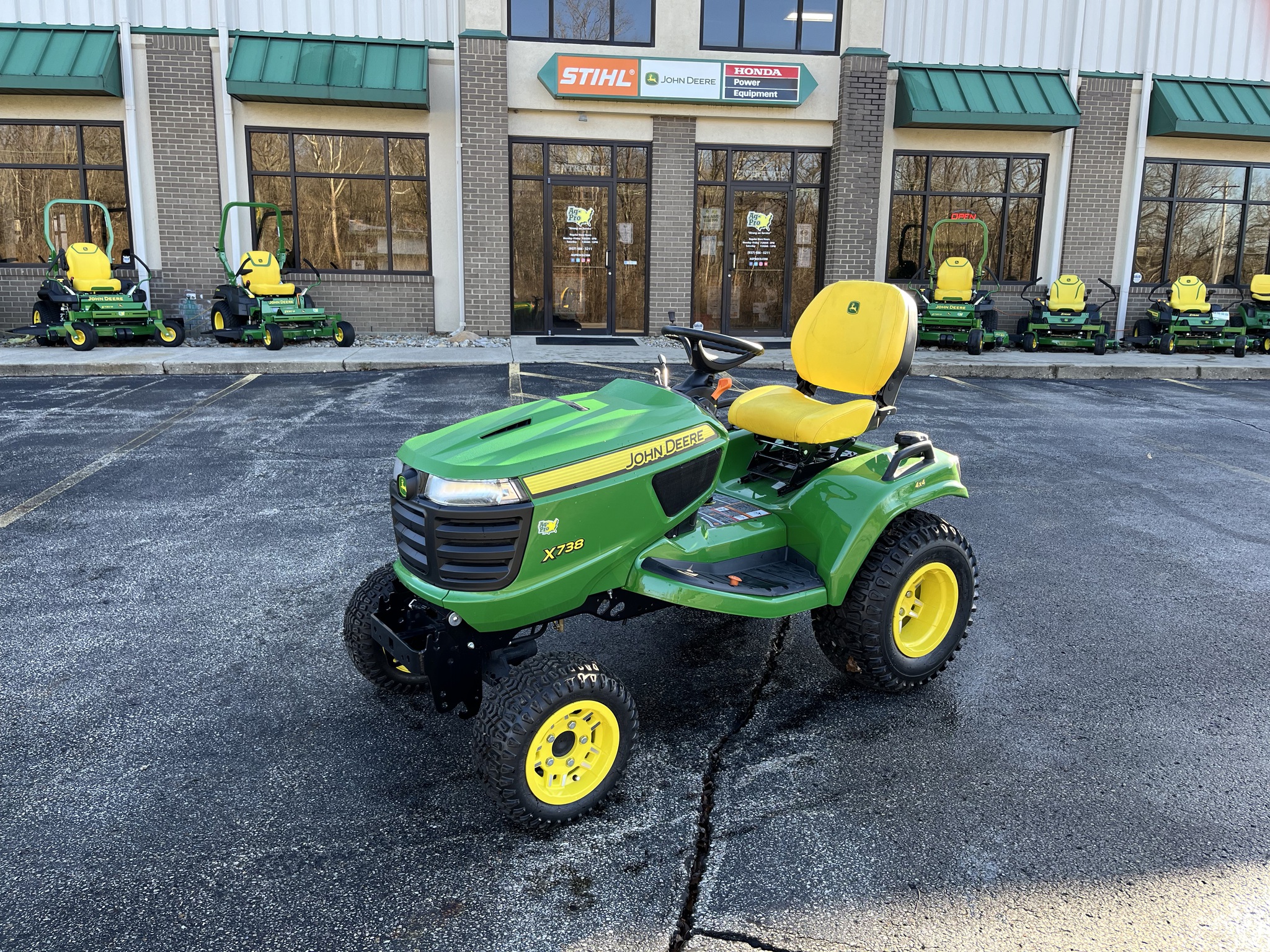 2024 John Deere X738 Image 1