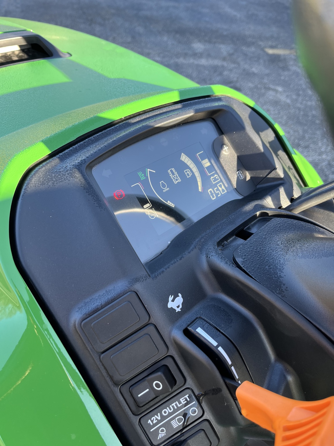 2024 John Deere X738 Image 8