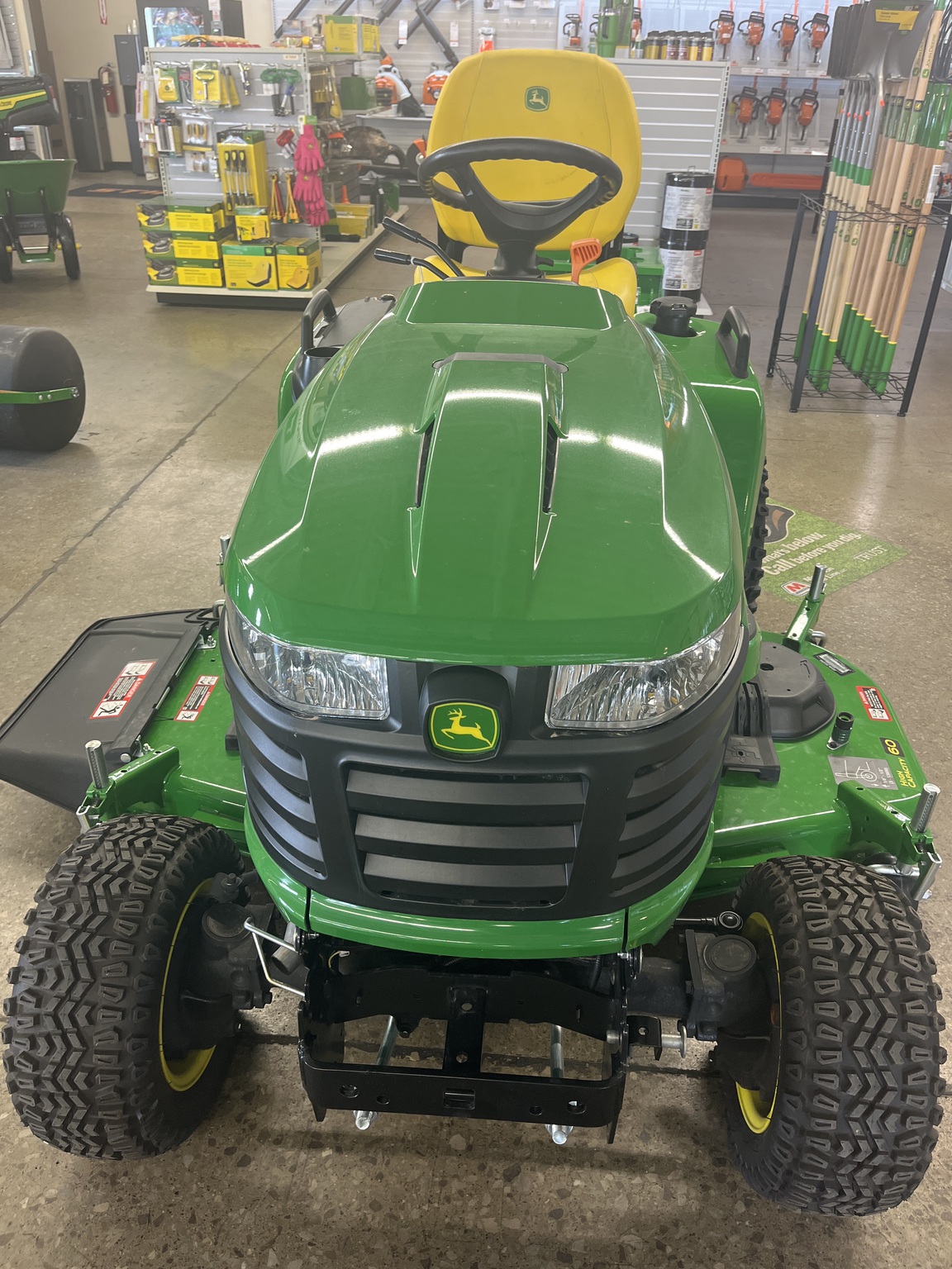 2024 John Deere X738 Image 9