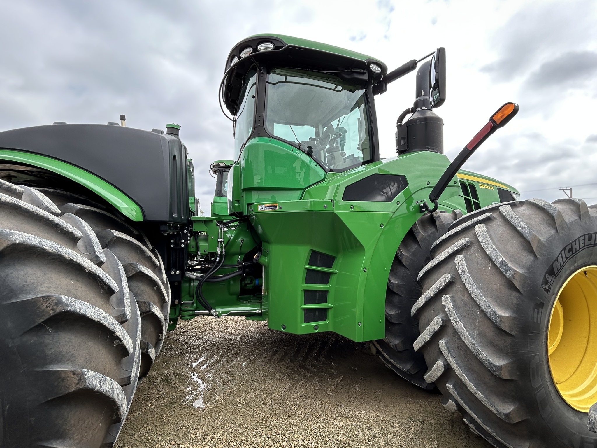  2019 John Deere 9520R at Heritage Tractor in Dixon, IL