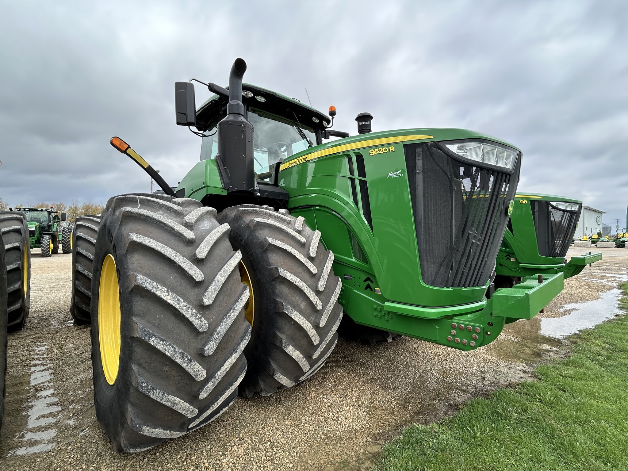  2019 John Deere 9520R at Heritage Tractor in Dixon, IL