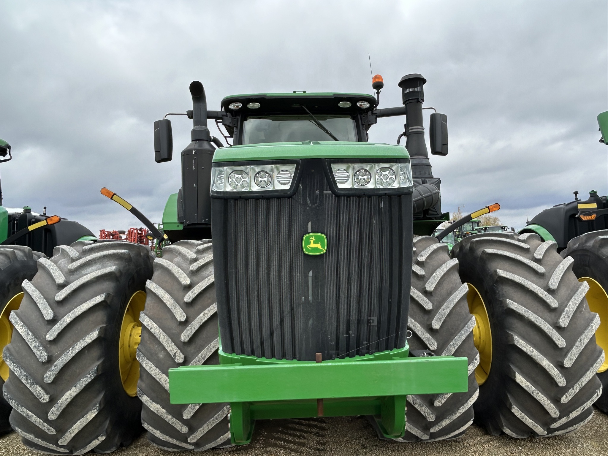  2019 John Deere 9520R at Heritage Tractor in Dixon, IL