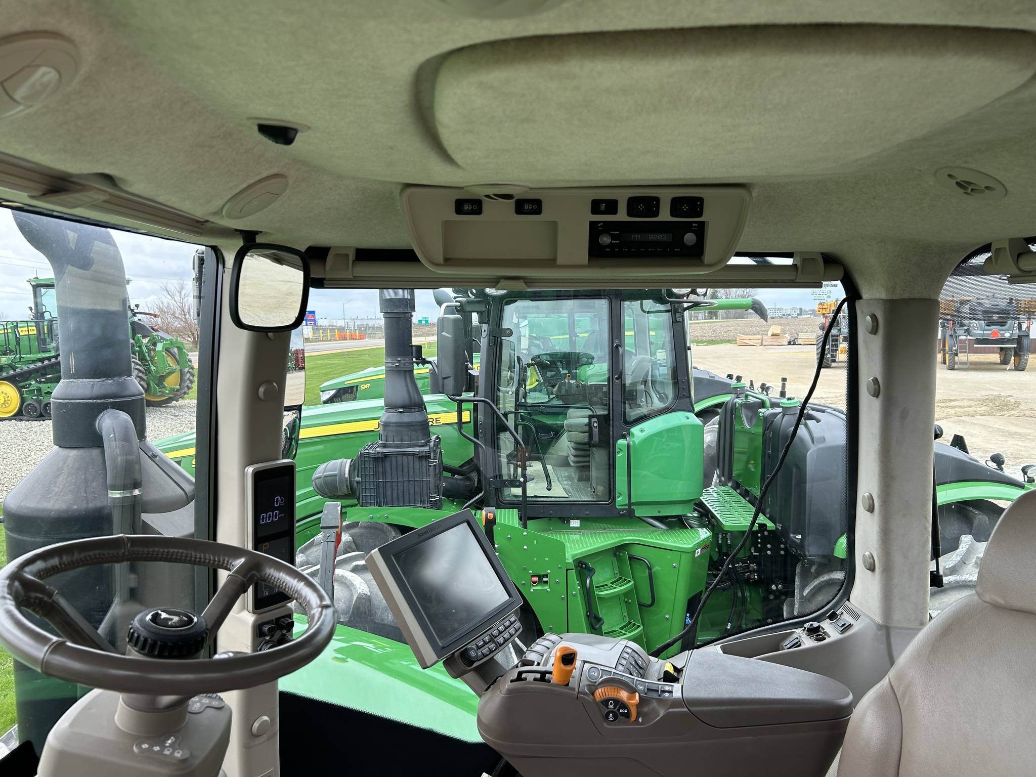  2019 John Deere 9520R at Heritage Tractor in Dixon, IL