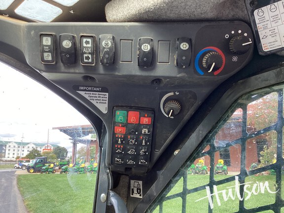 Photo of 2022 John Deere 331G