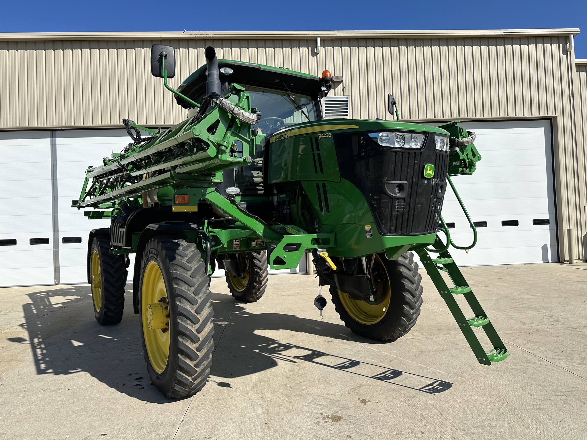 2016 John Deere R4038 Image 9