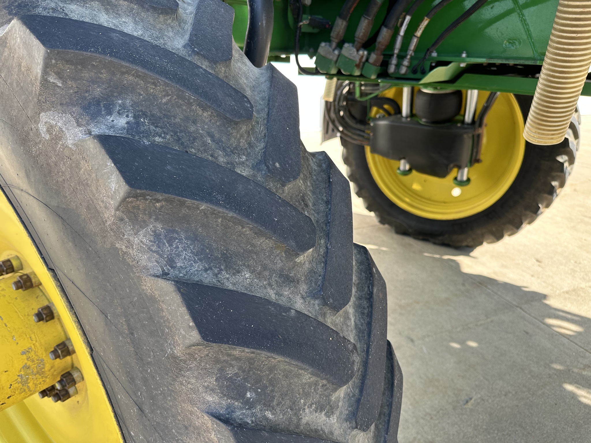 2016 John Deere R4038 Image 16