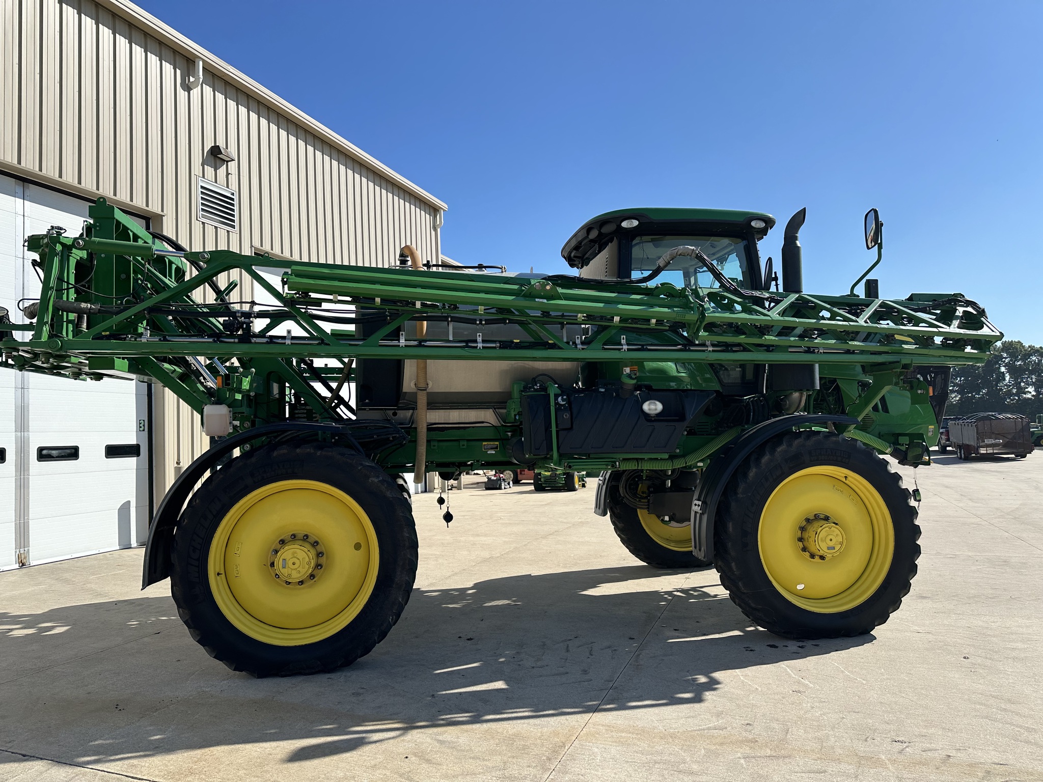 2016 John Deere R4038 Image 7