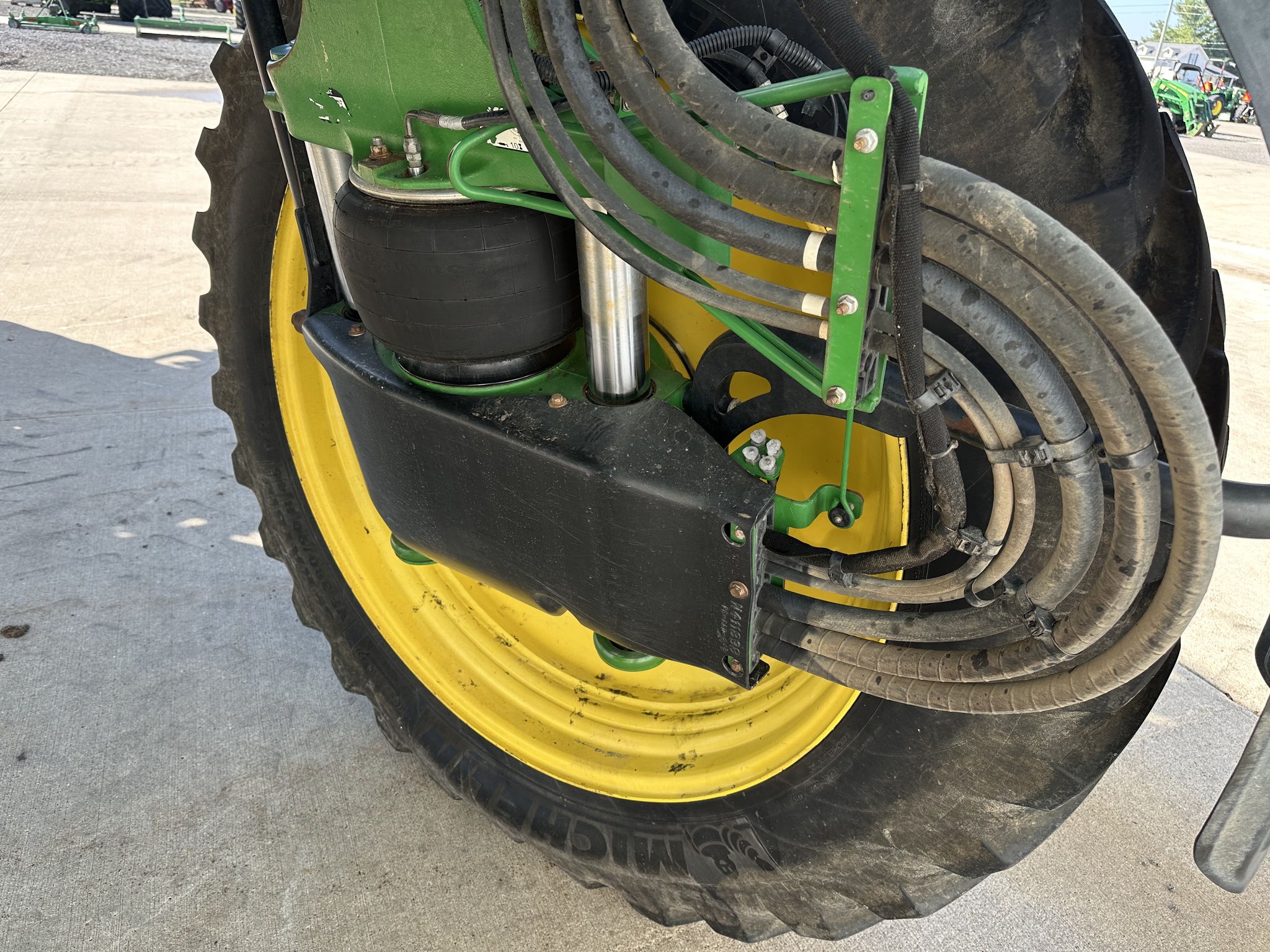2016 John Deere R4038 Image 18