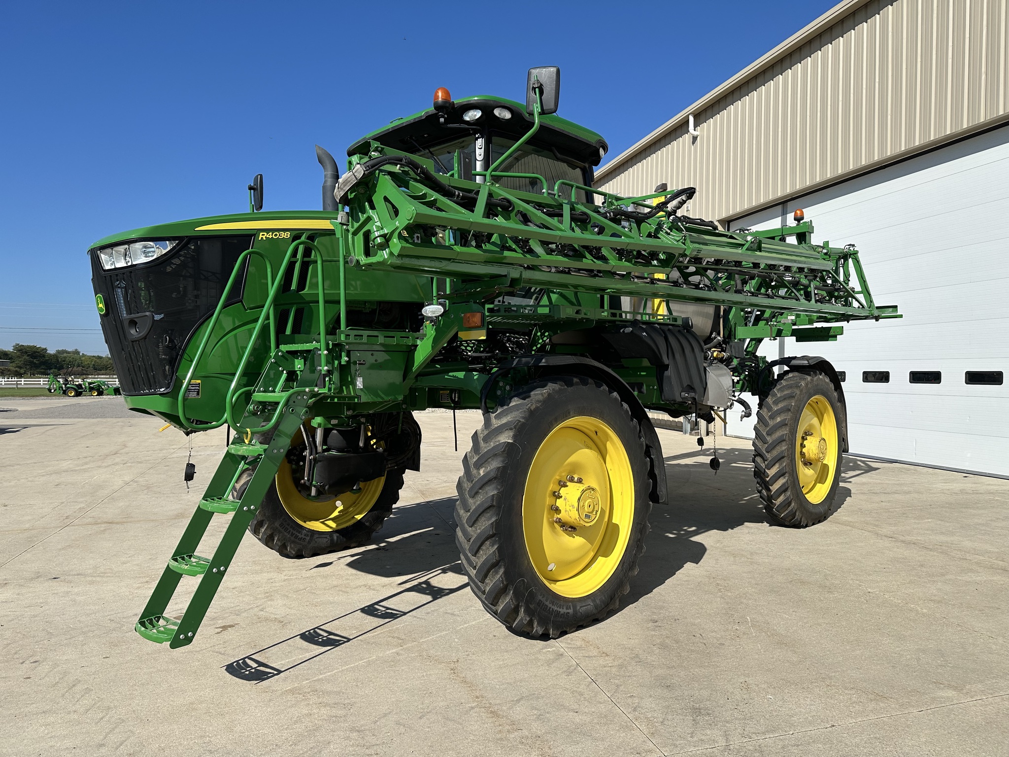 2016 John Deere R4038 Image 4
