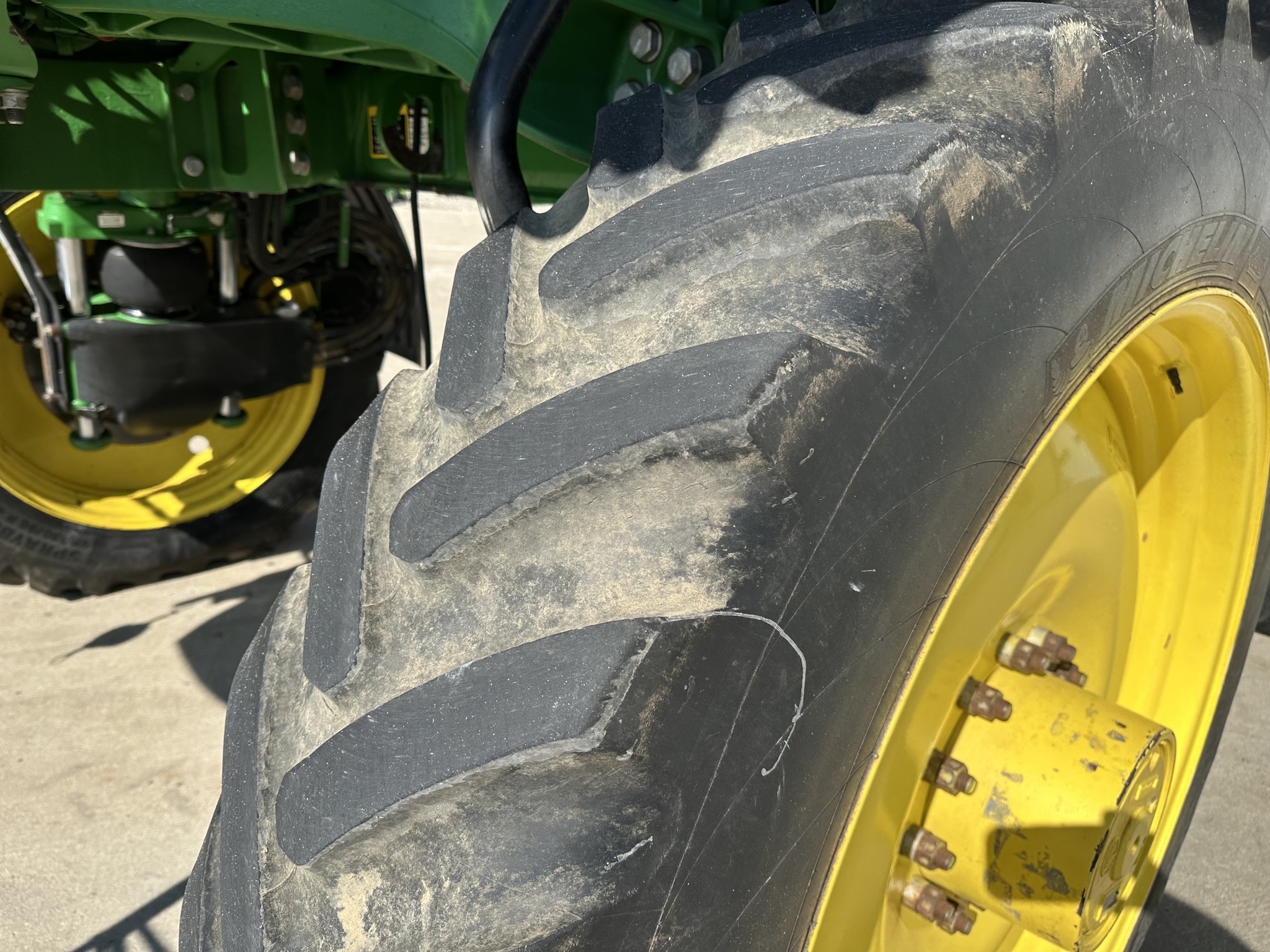 2016 John Deere R4038 Image 21