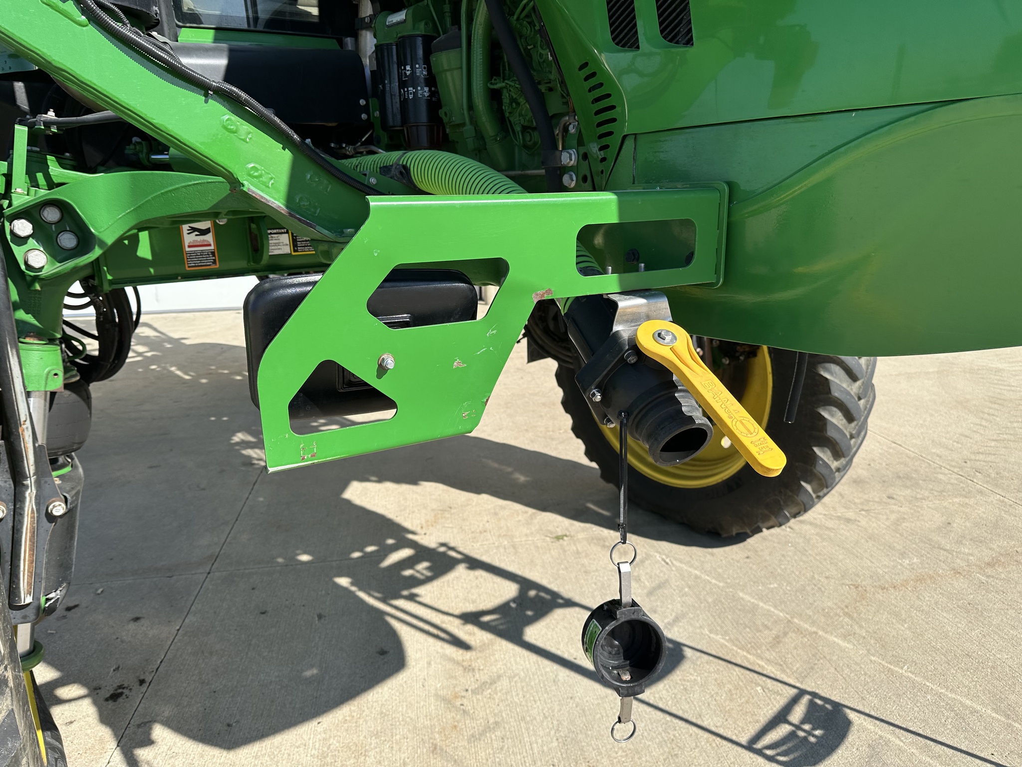 2016 John Deere R4038 Image 24