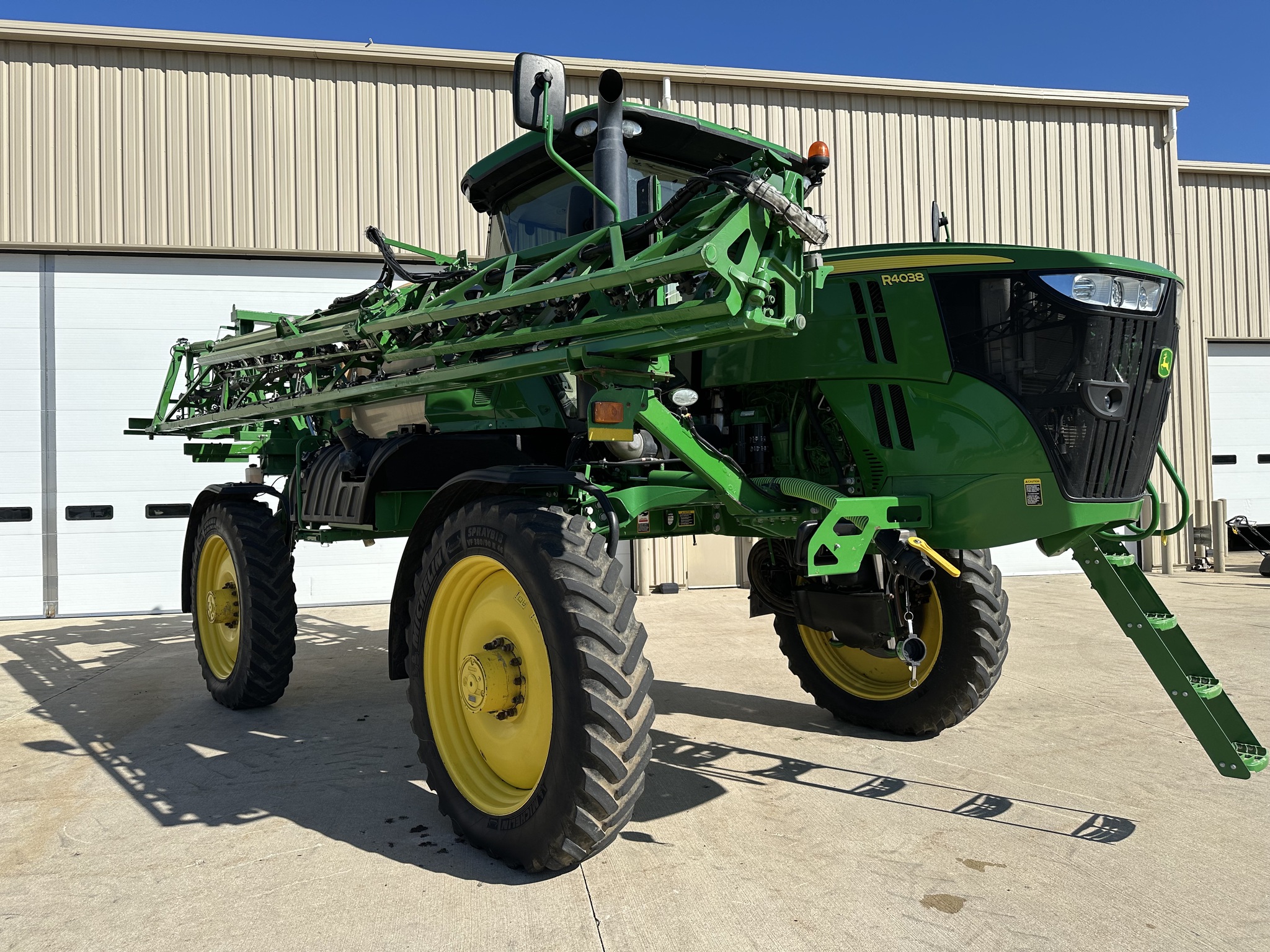 2016 John Deere R4038 Image 3