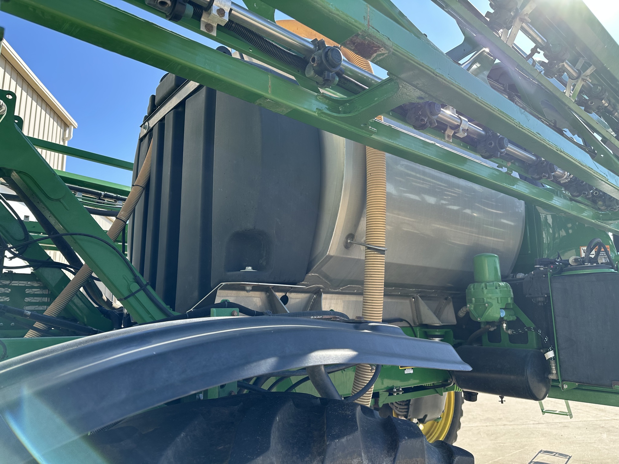2016 John Deere R4038 Image 26