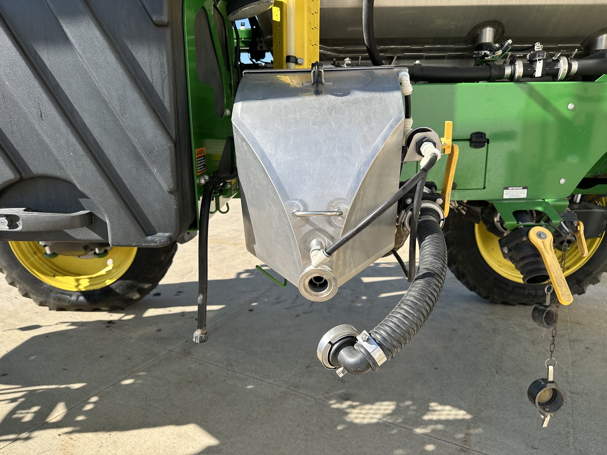 2016 John Deere R4038 Image 29