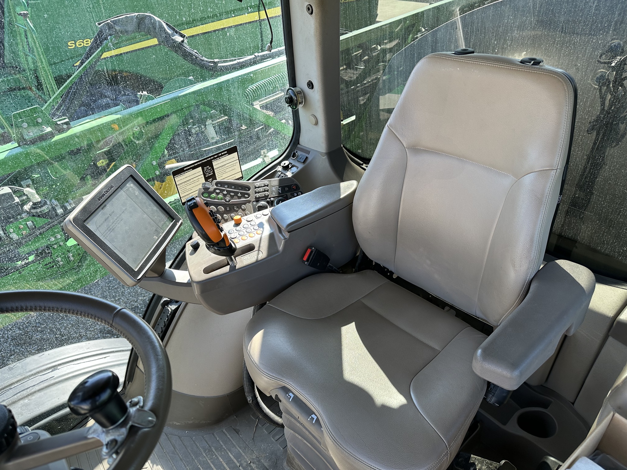 2016 John Deere R4038 Image 33