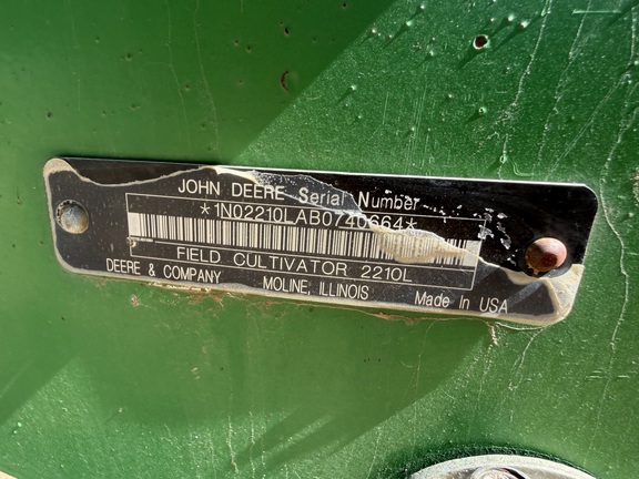 2011 John Deere 2210 - Photo36