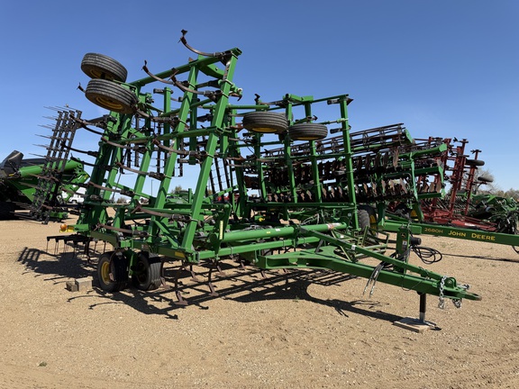  John Deere 2210