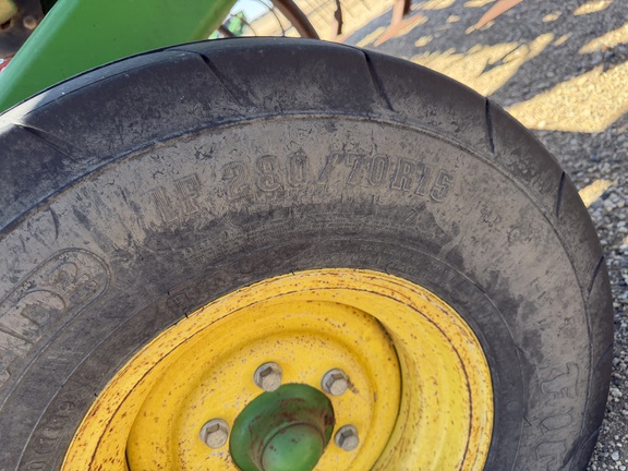 2011 John Deere 2210 - Photo8