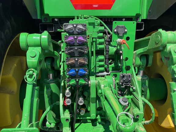 2023 John Deere 8R 370 Photo 10