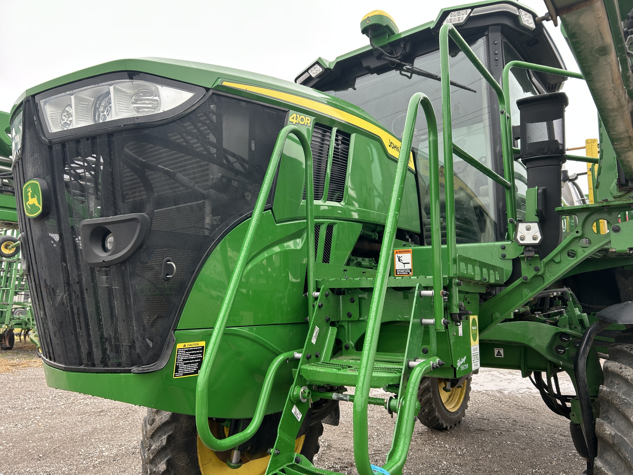  2022 John Deere 410R at Heritage Tractor in Carthage, IL