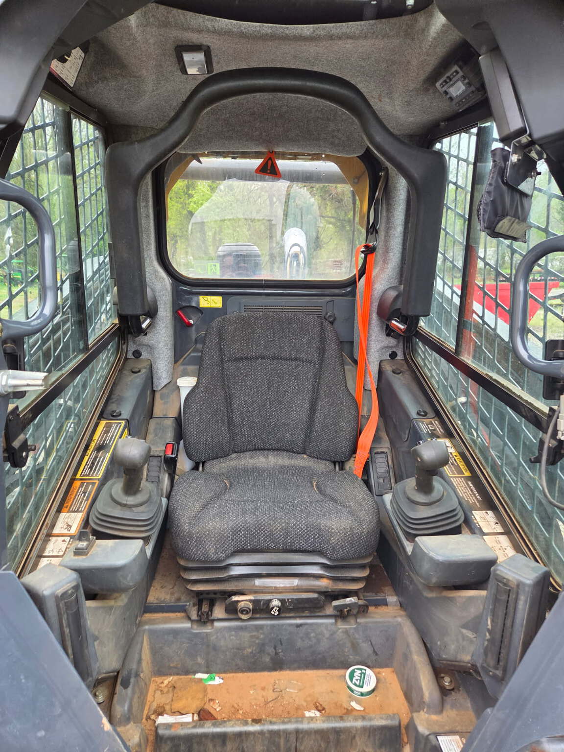 2020 John Deere 333G Image 7