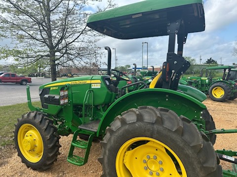 2021 John Deere 5055E Photo 3