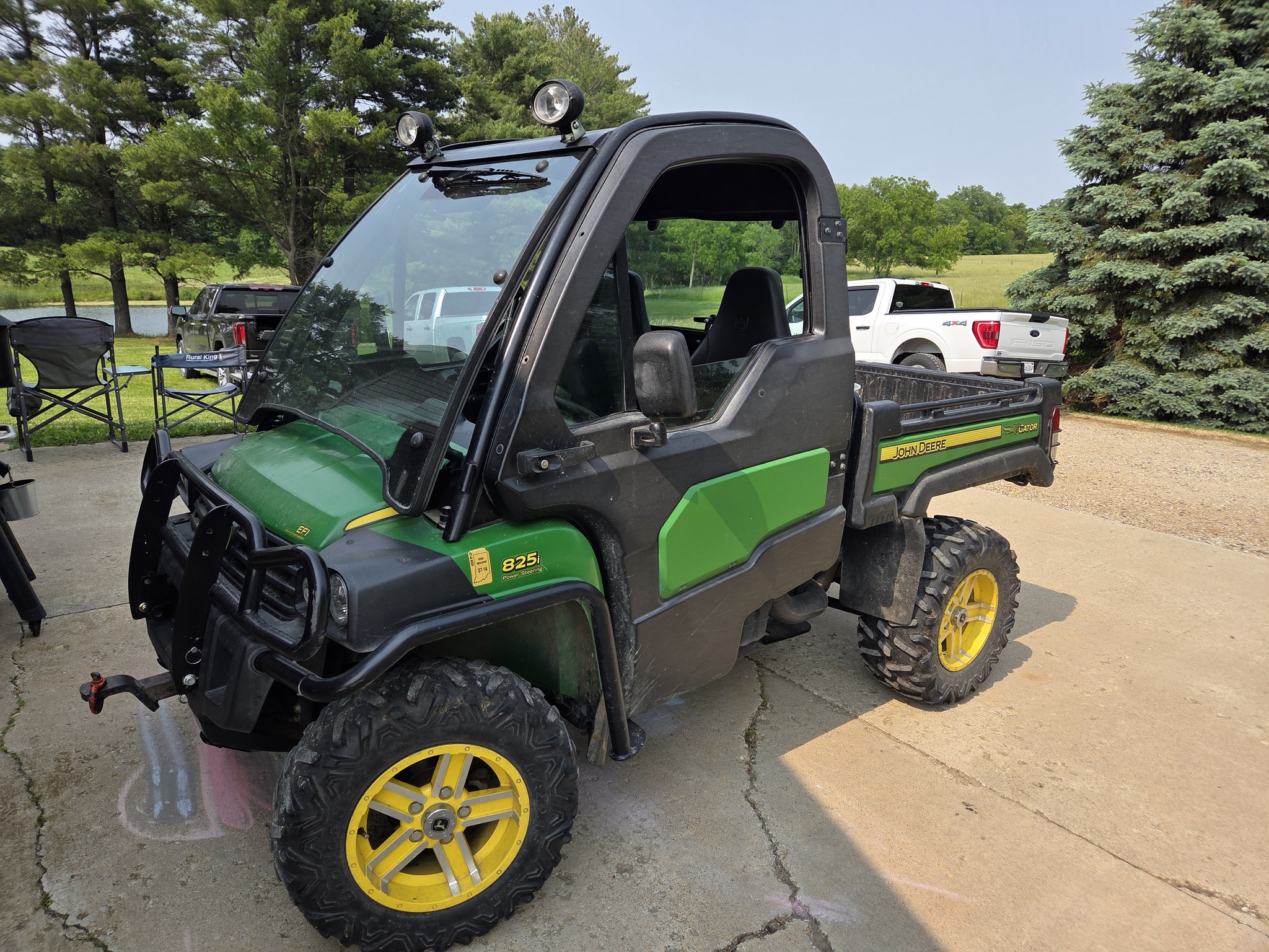  2015 John Deere XUV 825I GREEN at Heritage Tractor in Lacon, IL