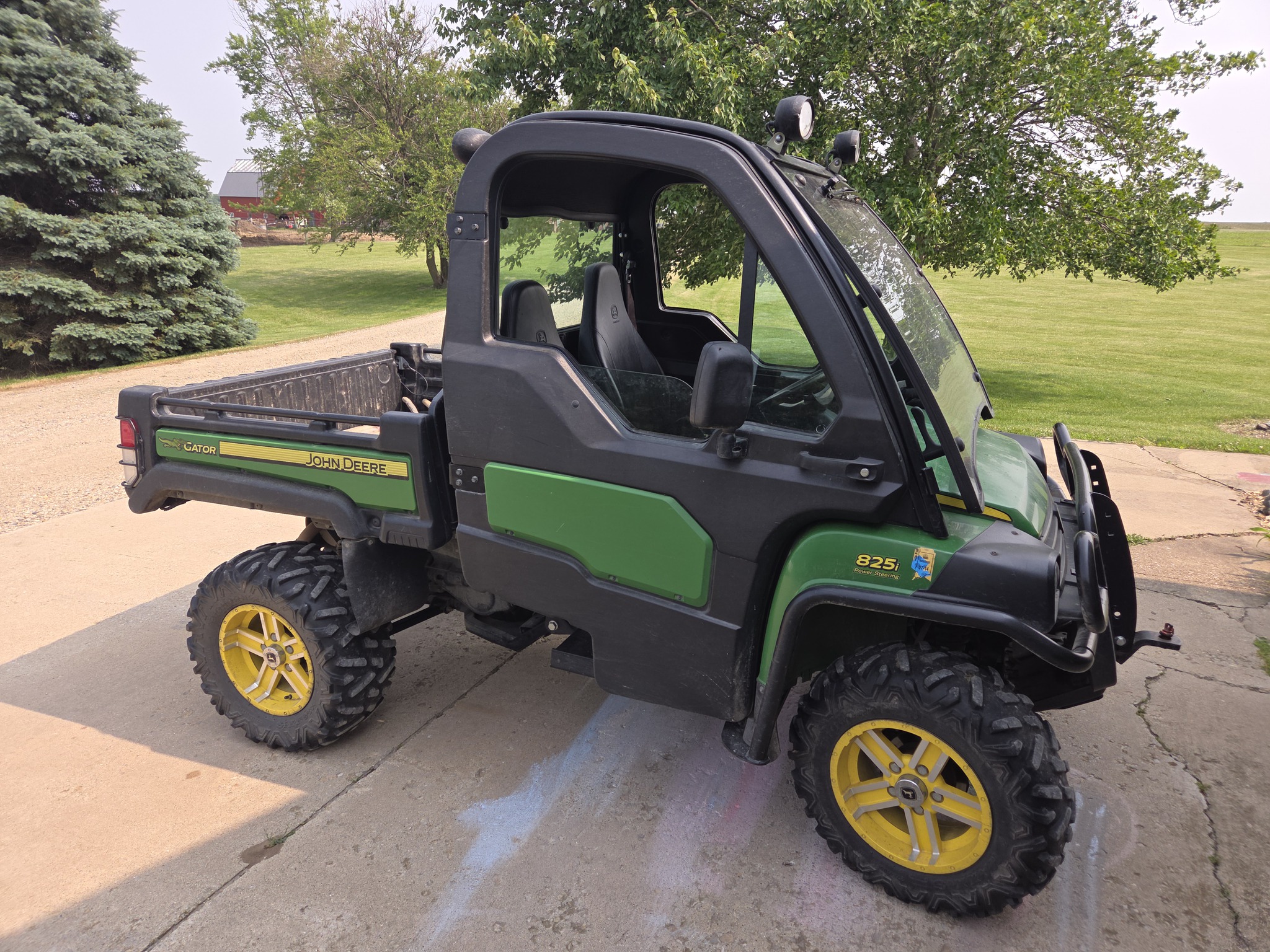  2015 John Deere XUV 825I GREEN at Heritage Tractor in Lacon, IL