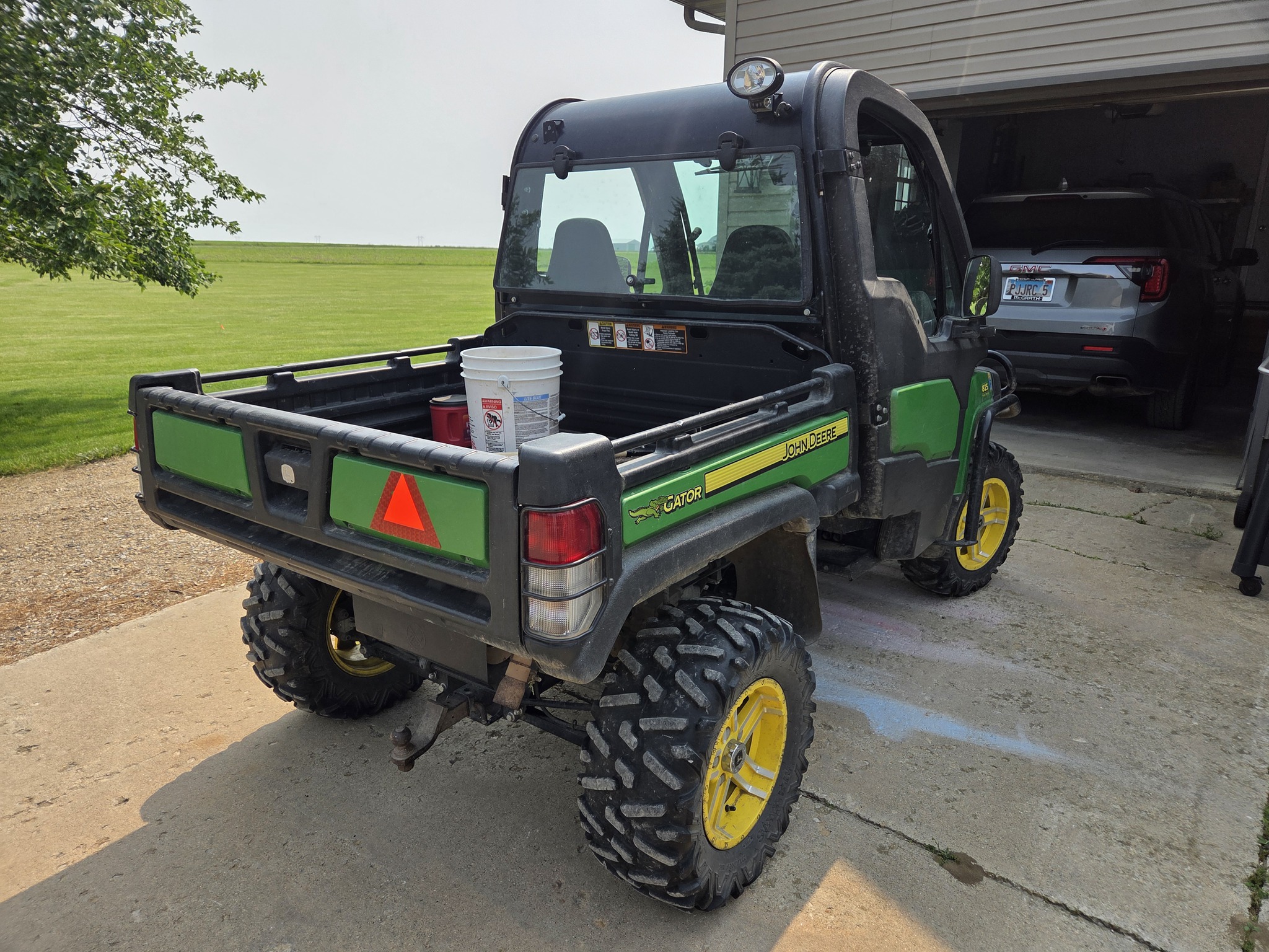  2015 John Deere XUV 825I GREEN at Heritage Tractor in Lacon, IL