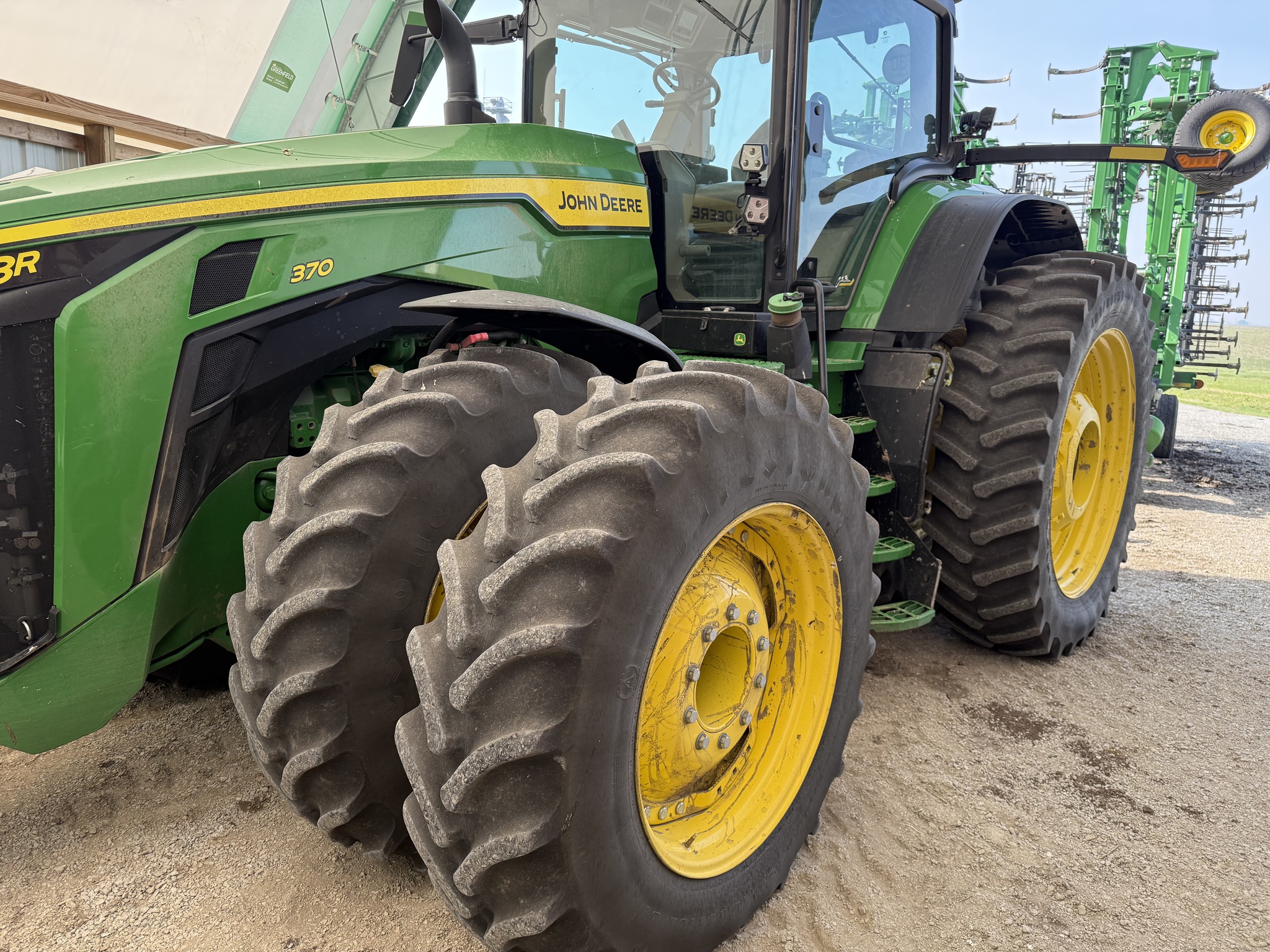 2020 John Deere 8R 370 Image 4