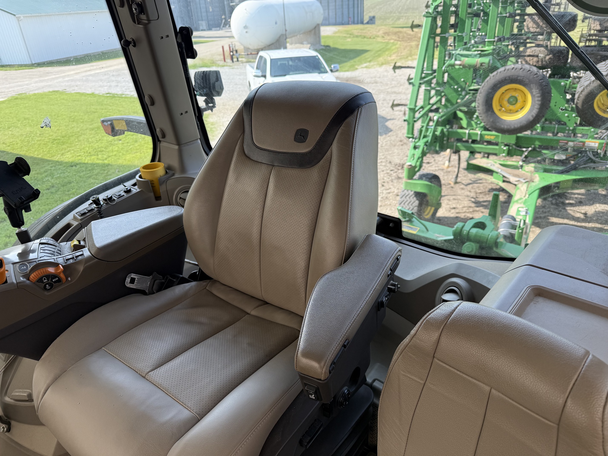 2020 John Deere 8R 370 Image 9