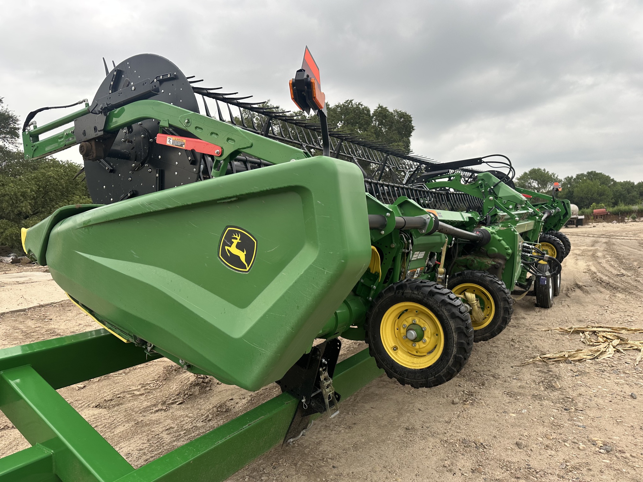 2022 John Deere HD35F Image 4