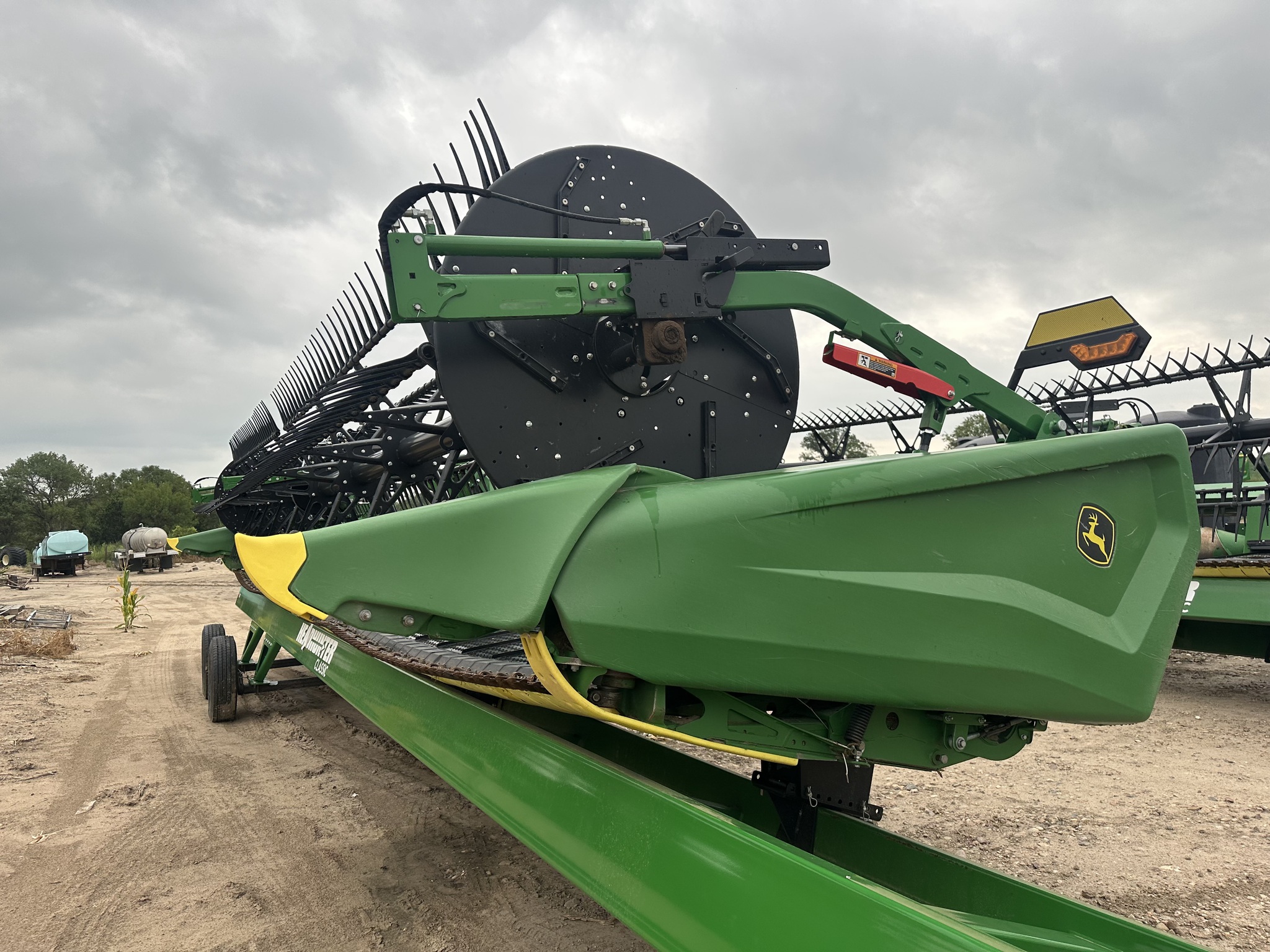 2022 John Deere HD35F Image 5