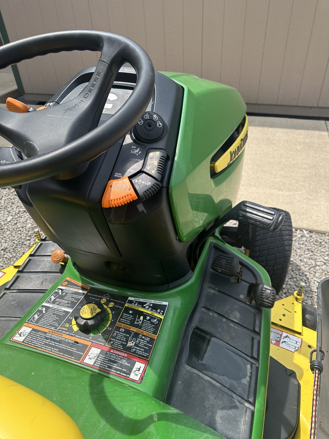 2008 John Deere X500 Image 6