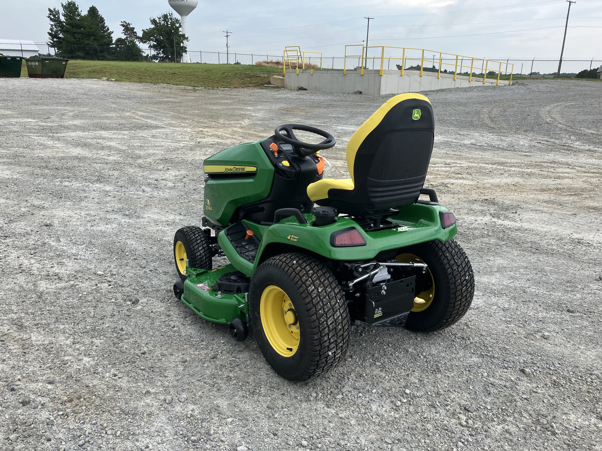 2025 John Deere X584 Image 6