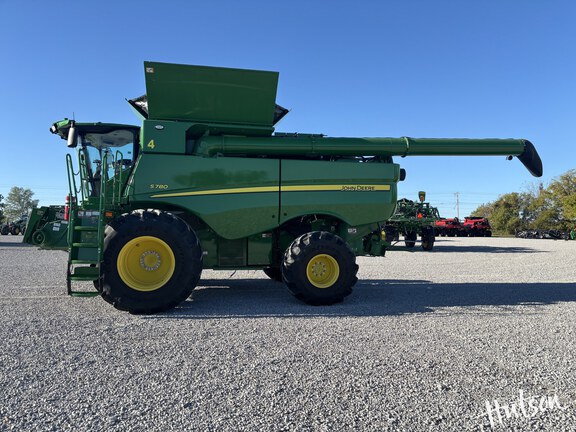 Photo of 2023 John Deere S780