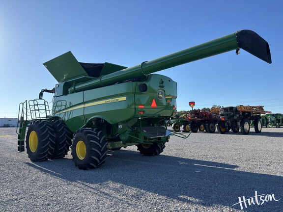 Photo of 2023 John Deere S780
