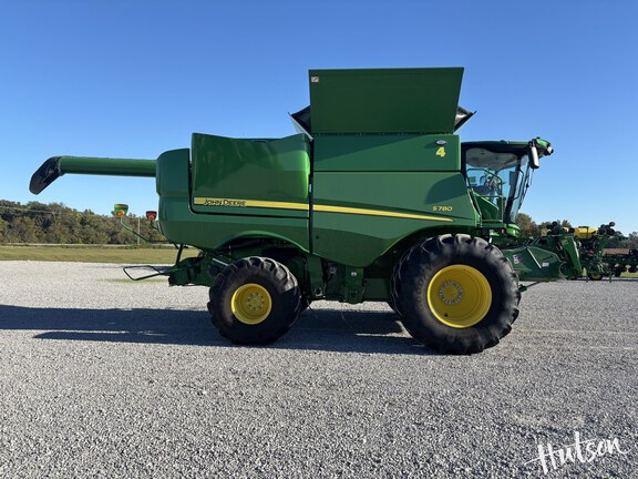 Photo of 2023 John Deere S780