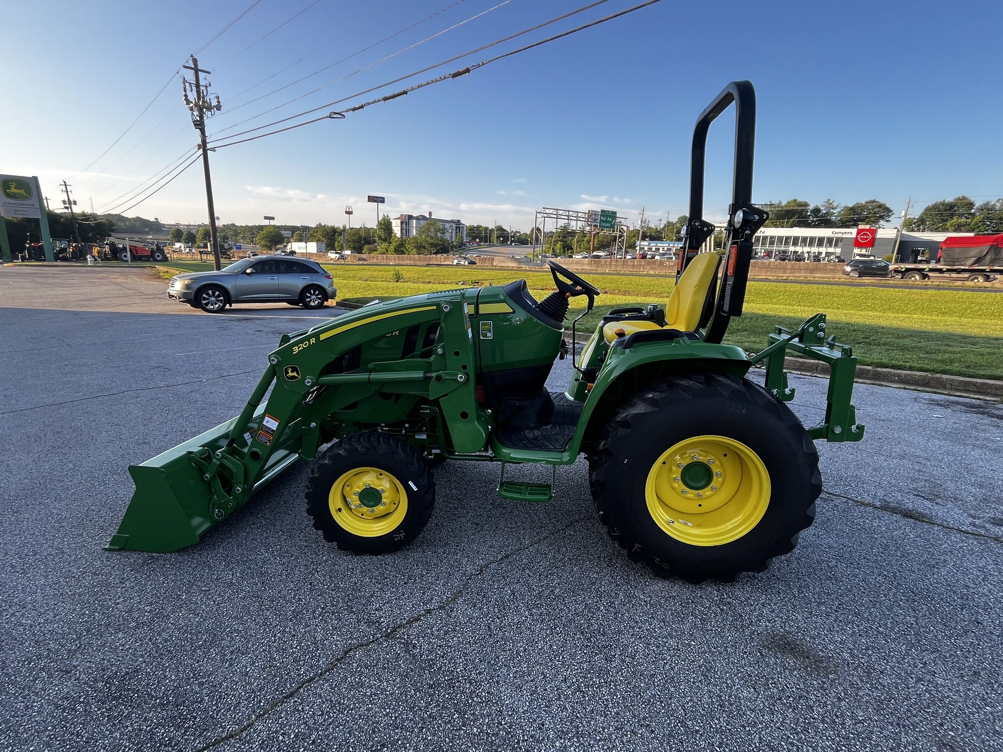 2025 John Deere 3033R Image 1
