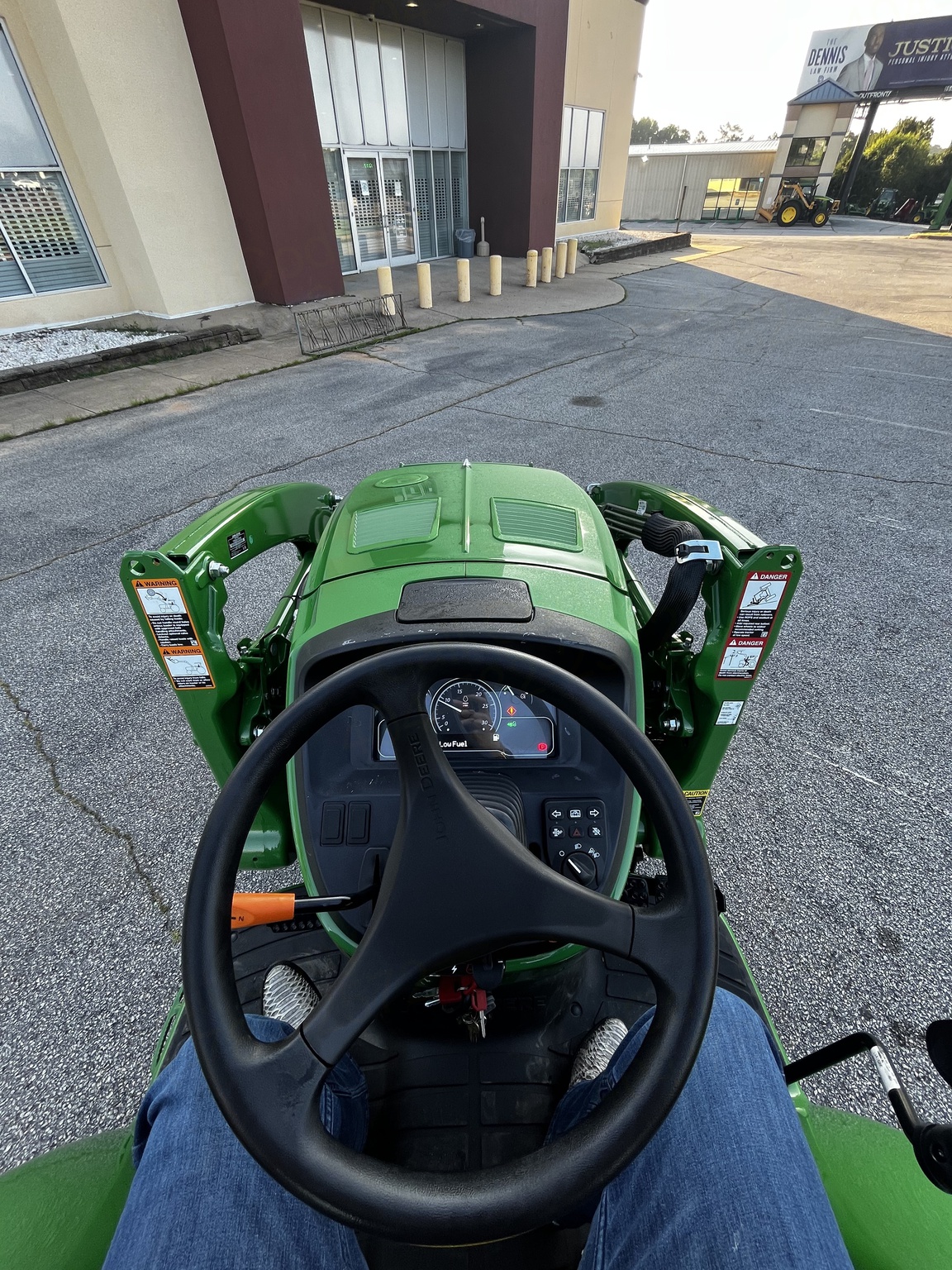 2025 John Deere 3033R Image 6